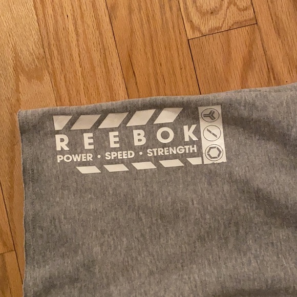 Authentic Reebok Short Shorts In Excellent Condition 🔥 - Picture 2 of 4